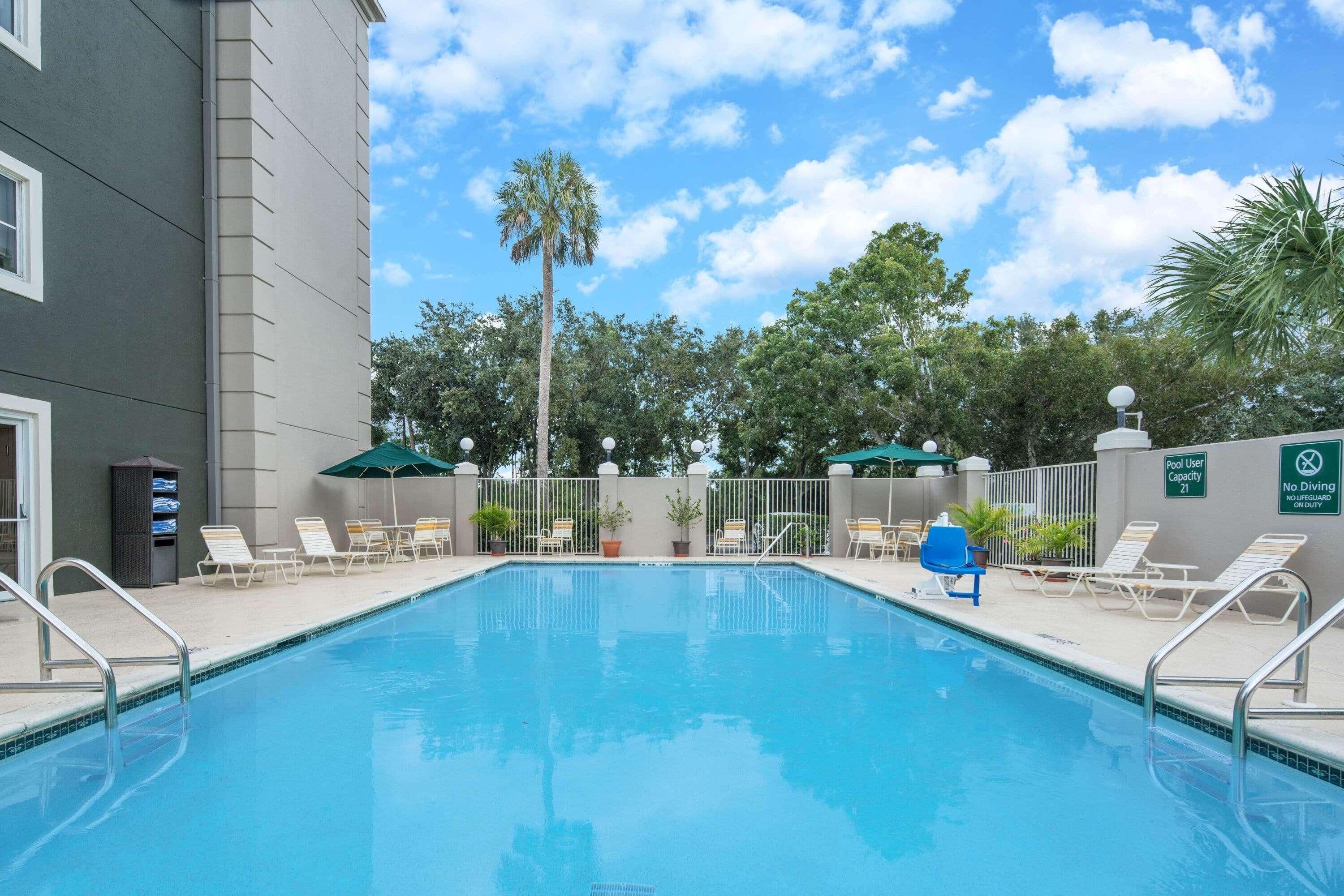 מלון Golden Gate La Quinta By Wyndham Naples East מראה חיצוני תמונה
