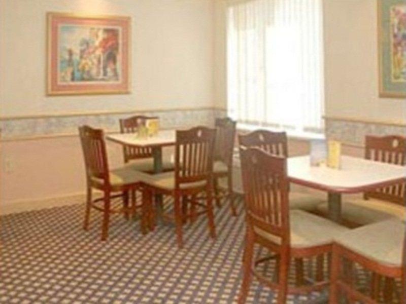 מלון Golden Gate La Quinta By Wyndham Naples East מסעדה תמונה